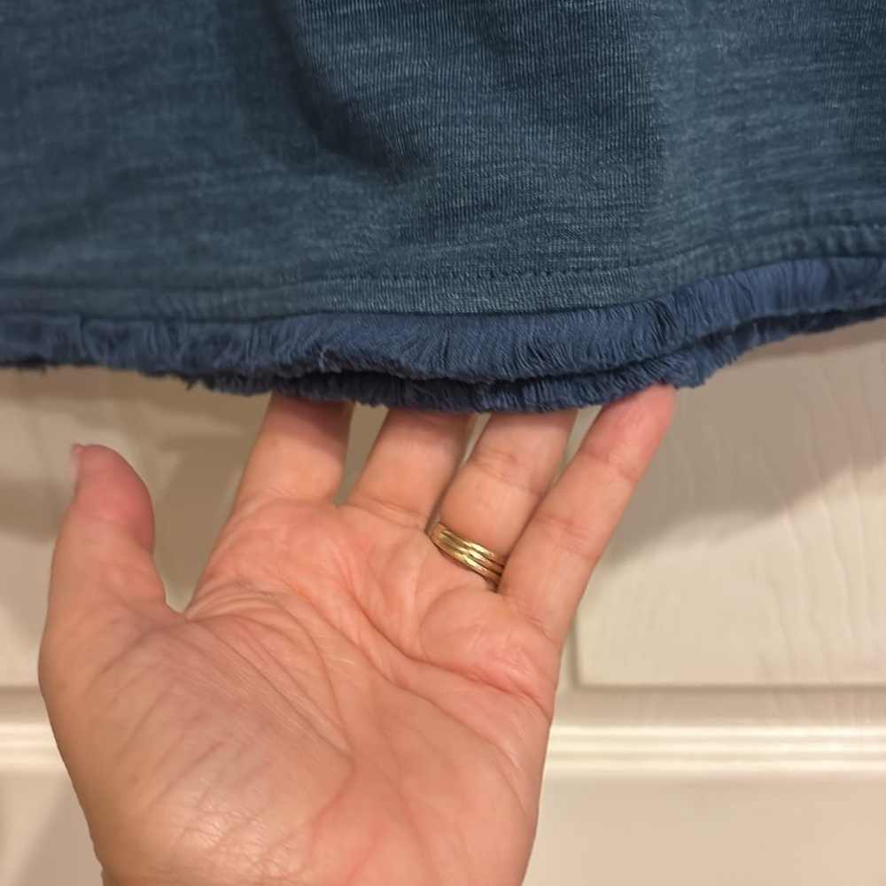 Women’s size 2 Chico’s denim color shirt sleeve shirt - Picture 3 of 4